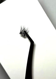 Non-stick tweezer for lashes
